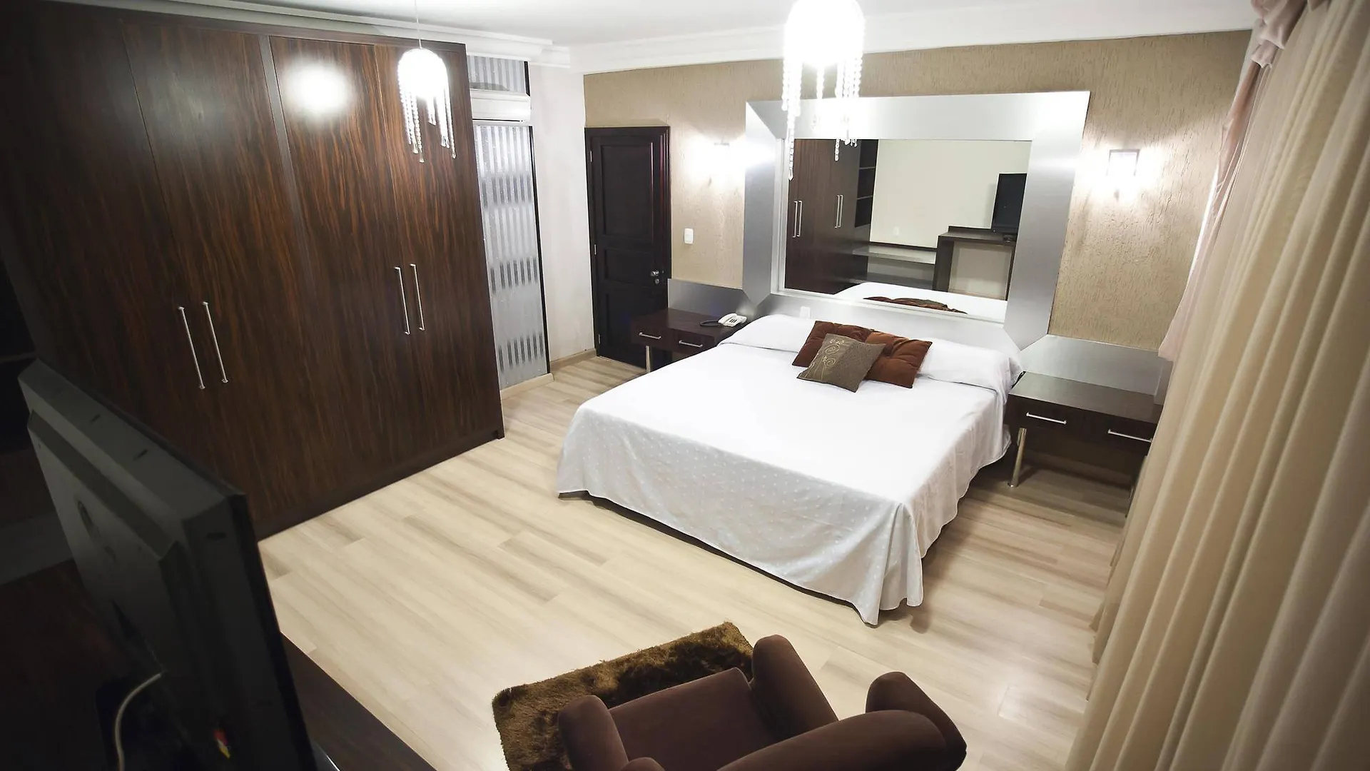Hotel Lang Palace - Fica No Centro Da Cidade Chapecó